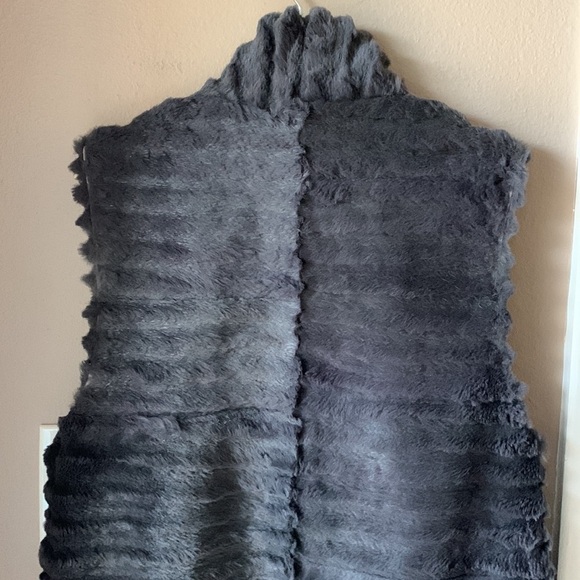 Ribbed Fuzzy Sleeveless Duster Vest - Picture 7 of 9